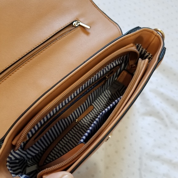 Purse - Picture 2 of 3